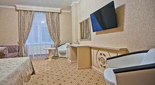 Гостиница Триумф Краснодар Двухместный номер бизнес-класса с 1 кроватью или 2 отдельными кроватями-5